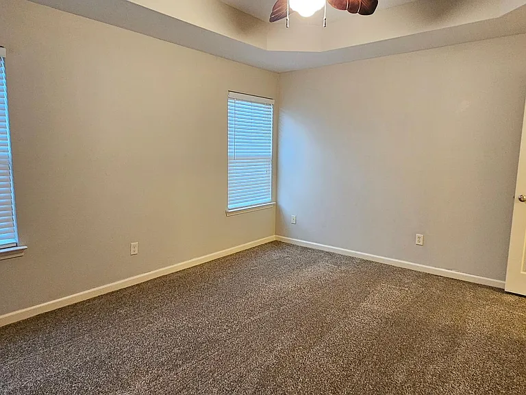 142 Weathering Dr — Photo 18