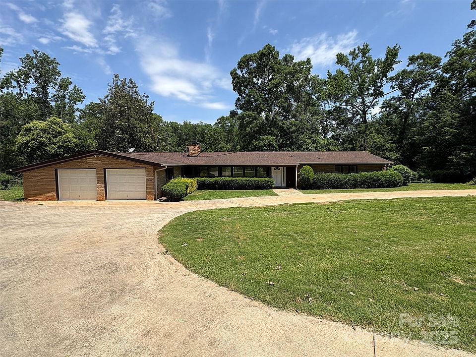 1st image of 223 Forest Dr W