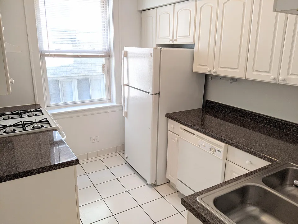 548 Sherman Ave #1