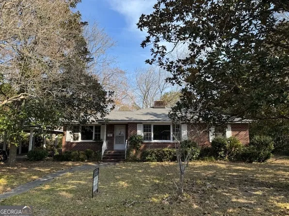104 S College St, Claxton, GA 30417