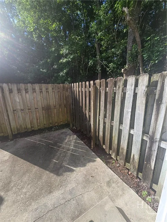 2 bed, 1.5 bath, 1240 sqft, $1,500 — Photo 2