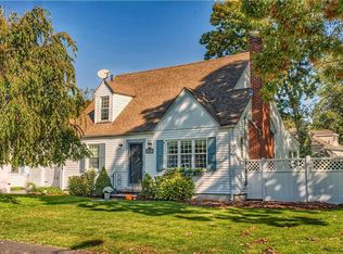 68 Canna St, Warwick, RI 02888