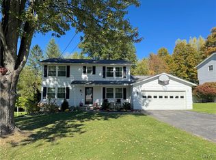 4590 Red Fox Dr, Manlius, NY 13104