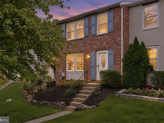 3rd image of 10806 Sir Barton Cir
