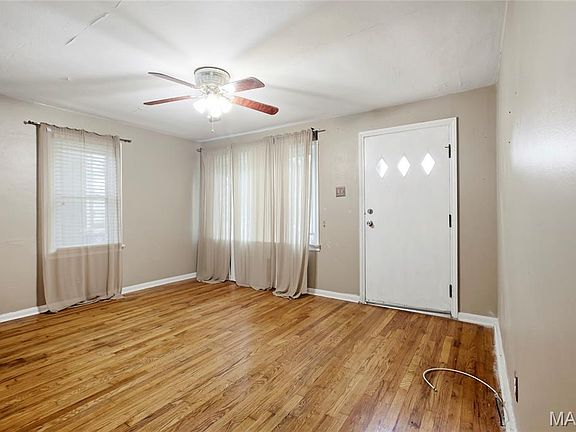 2nd image of 9515 Echo Ln