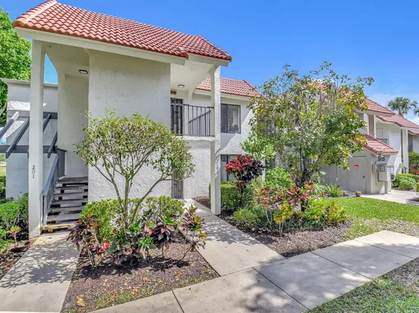 5715 Fairway Park Dr APT 201, Boynton Beach, FL 33437