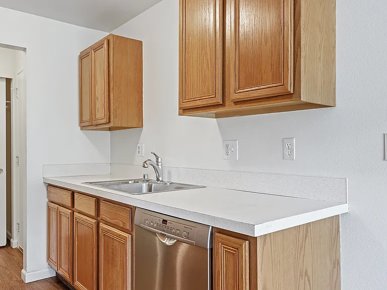 2511 Howard Ave #21 — Photo 9