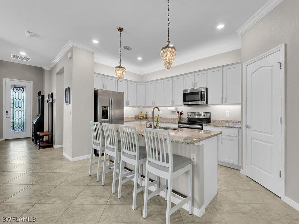 1st image of 4253 Bluegrass Dr