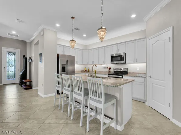 4253 Bluegrass Dr, Fort Myers, FL 33916