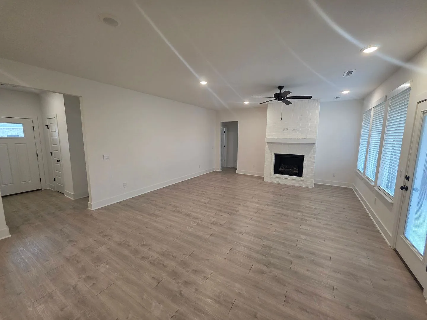 Newer 3 bedroom 2 bath home — Photo 4