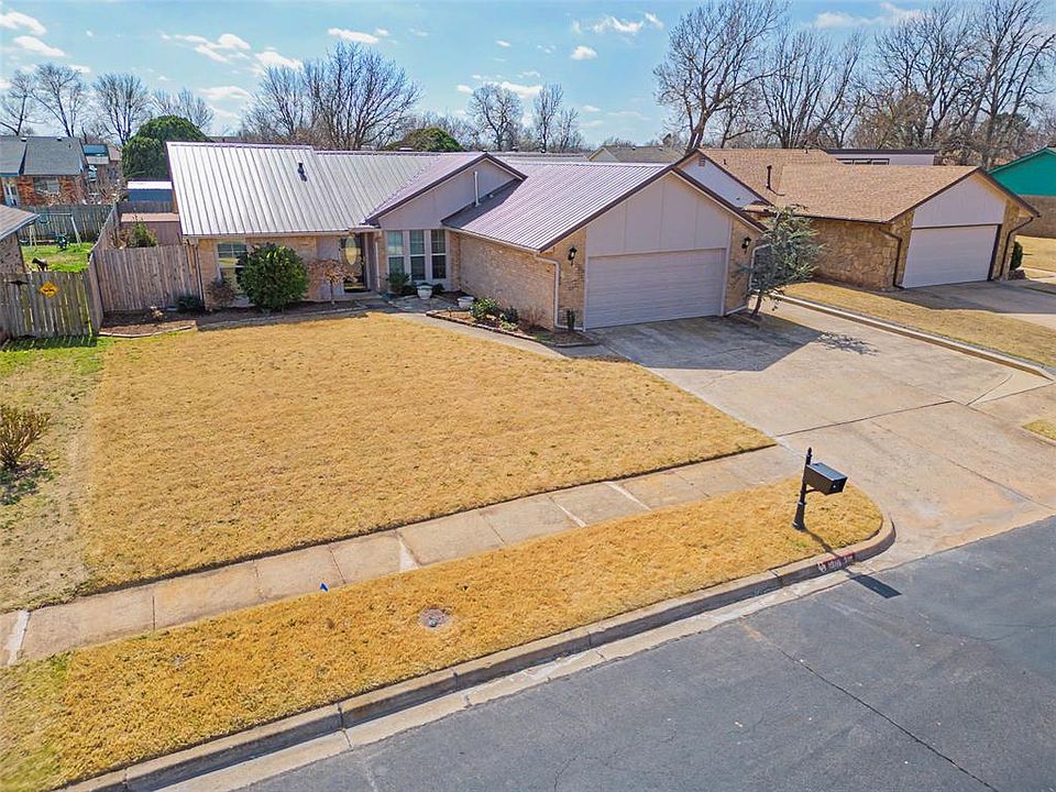 1st image of 1918 Morren Dr