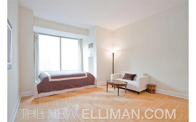 Sold by Douglas Elliman | media 17