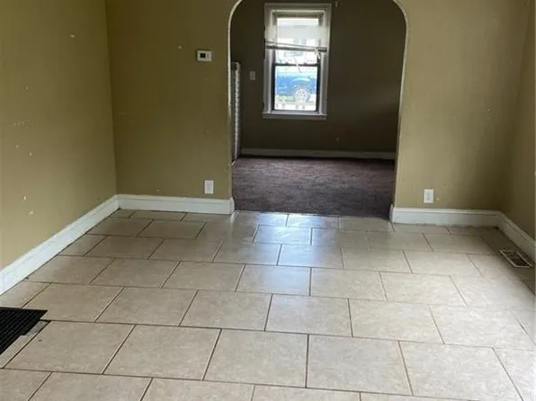 6212 Walrond Ave, Kansas City, MO 64130