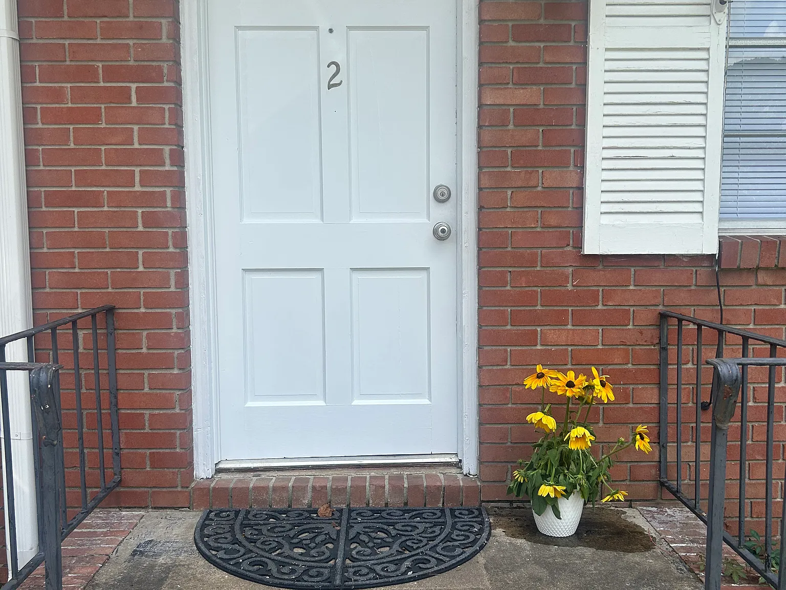 2 bed, 900 sqft, $1,095 — Photo 2