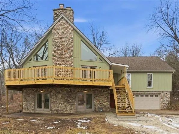 N65W30990 Beaver Lake ROAD, Hartland, WI 53029