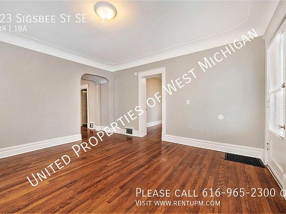 4th image of 823 Sigsbee St SE #1