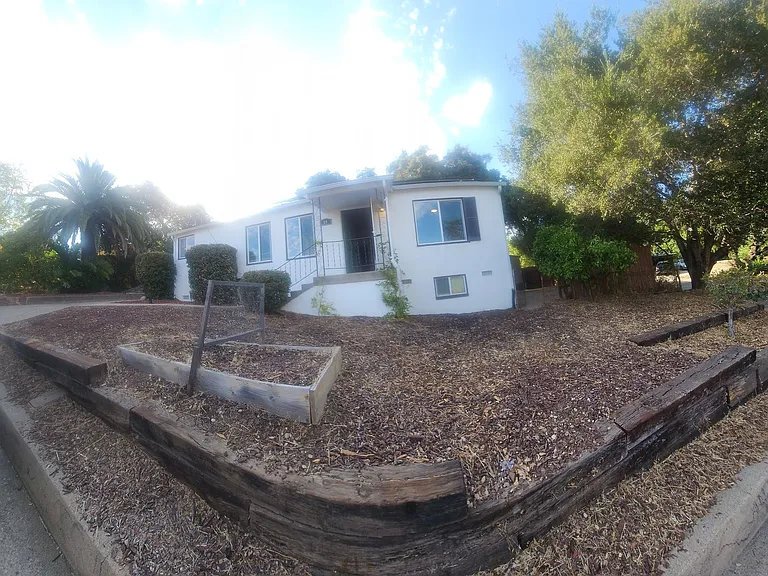 1690 Phillips Ln — Photo 1