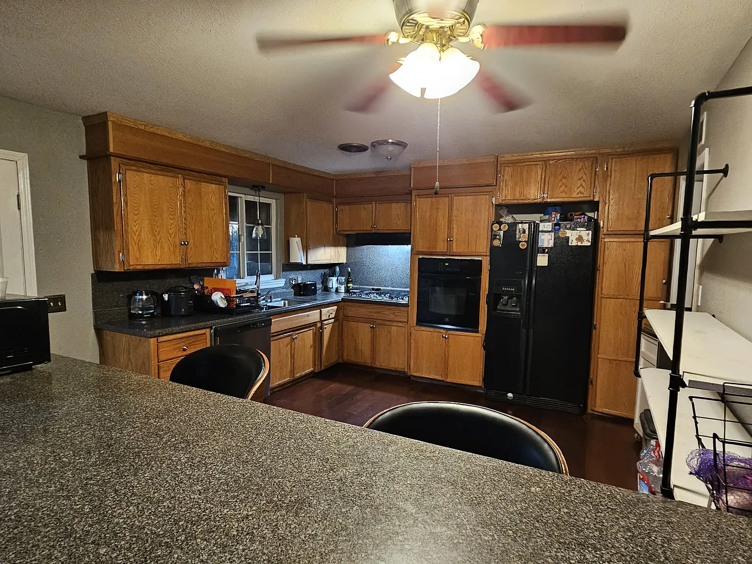 4 bed, 2.5 bath, 2000 sqft, $2,800 — Photo 3