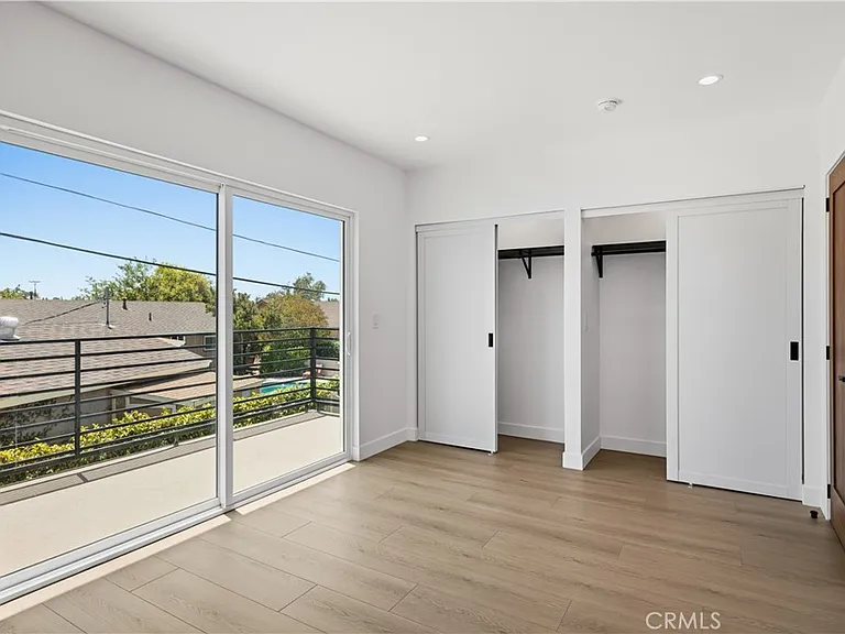 10051 Amestoy Ave — Photo 9