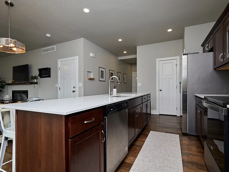 2109 Ammann Dr — Photo 9