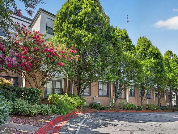 2nd image of 821 Ralph McGill Blvd NE APT 3137
