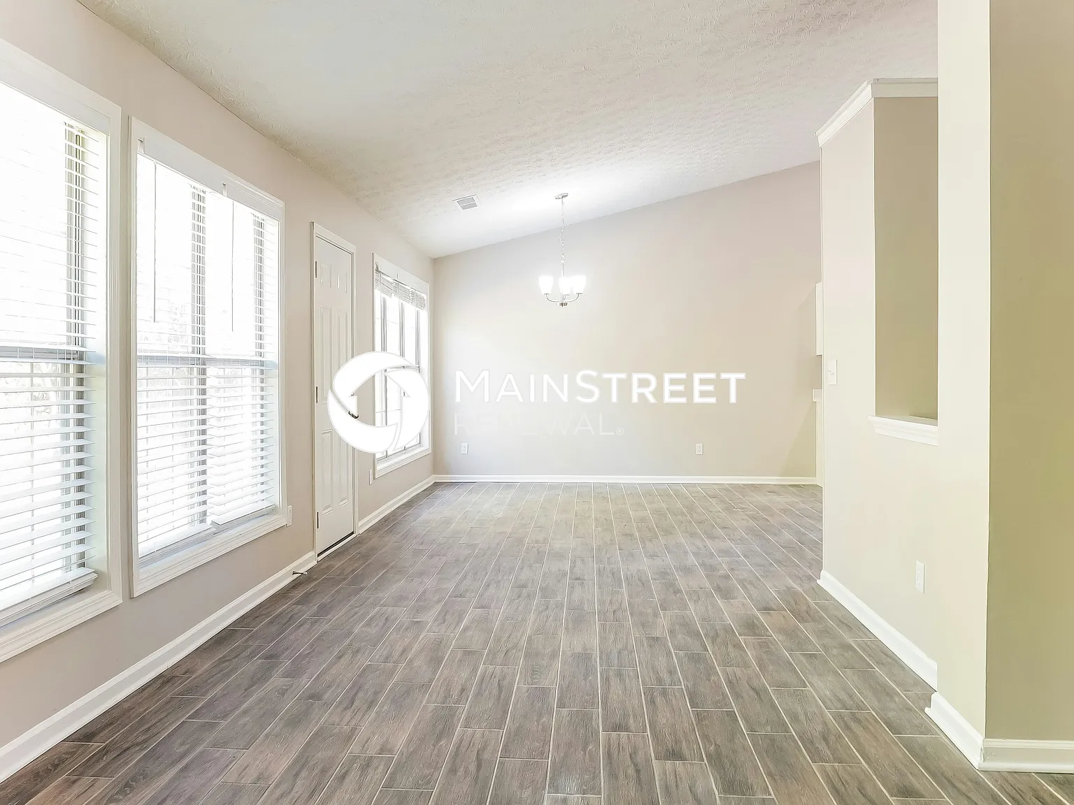 1868 Moore Creek Ln — Photo 4