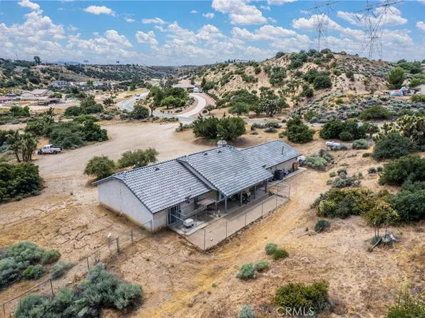 6861 Oakhill Rd, Oak Hills, CA 92344