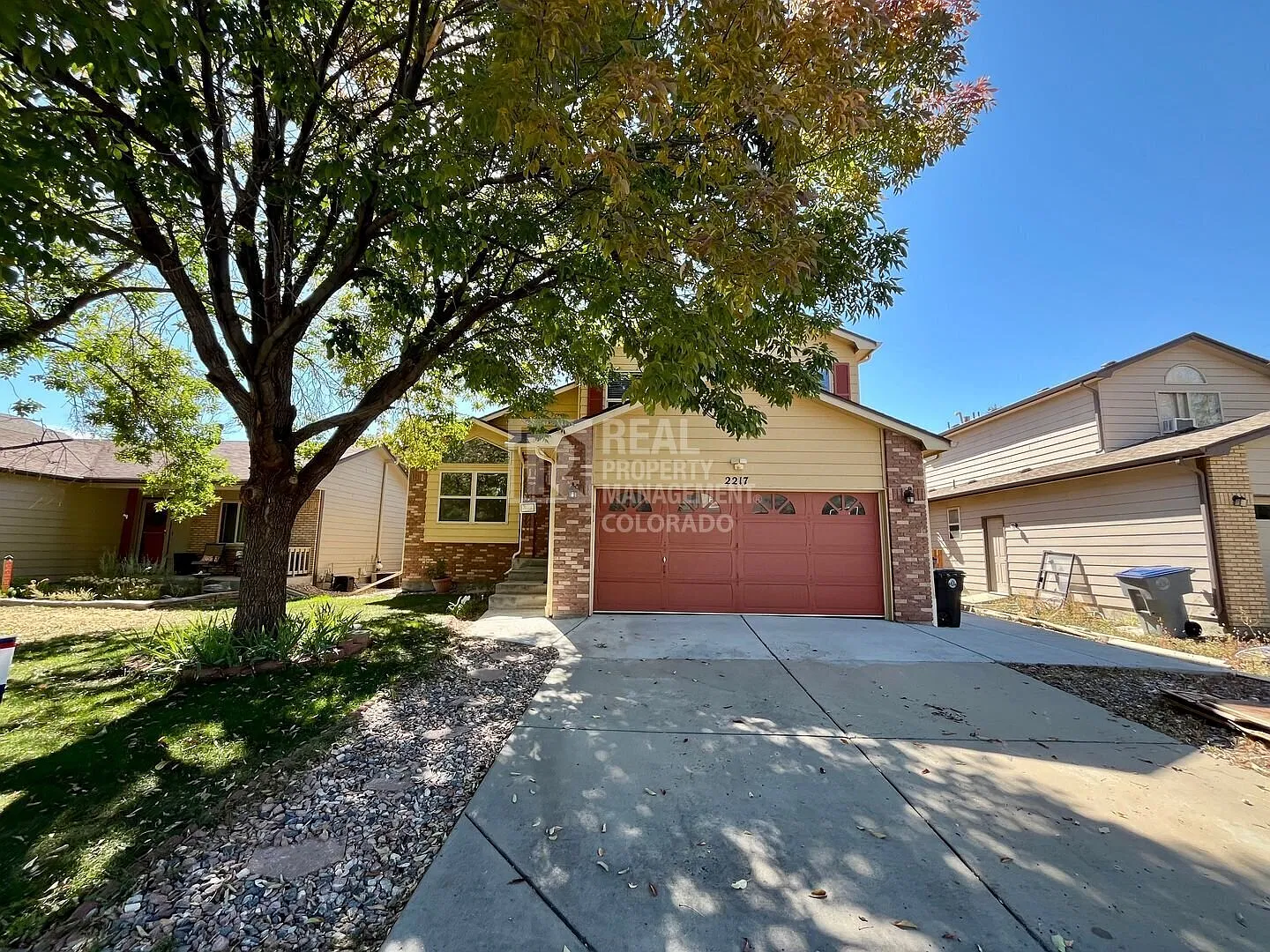 Spacious 4-Bedroom Pet Friendly Home — Photo 3