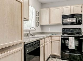 Whispering Lake Apartments, Kansas City, MO 64133