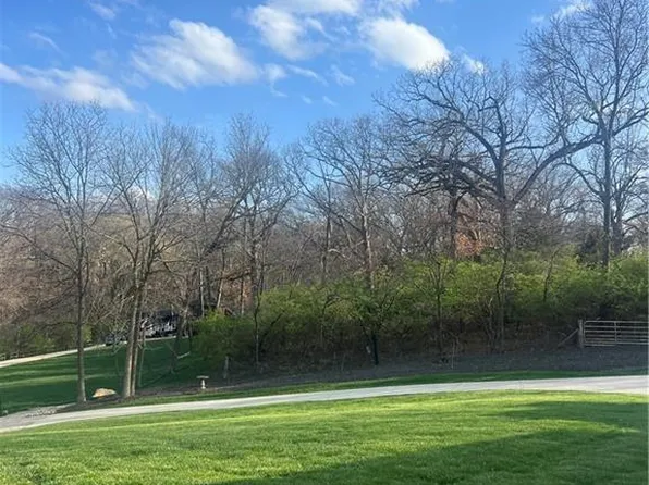 6834 N Gower Ave, Kansas City, MO 64151