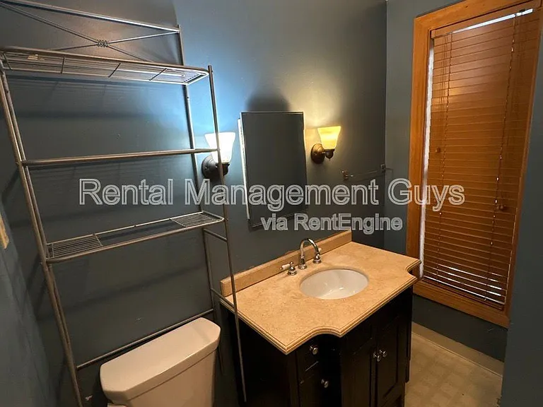 1408 Washington St NE #2 — Photo 10