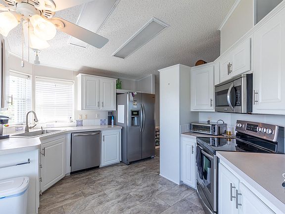 5th image of 8109 Meadowlark Ln