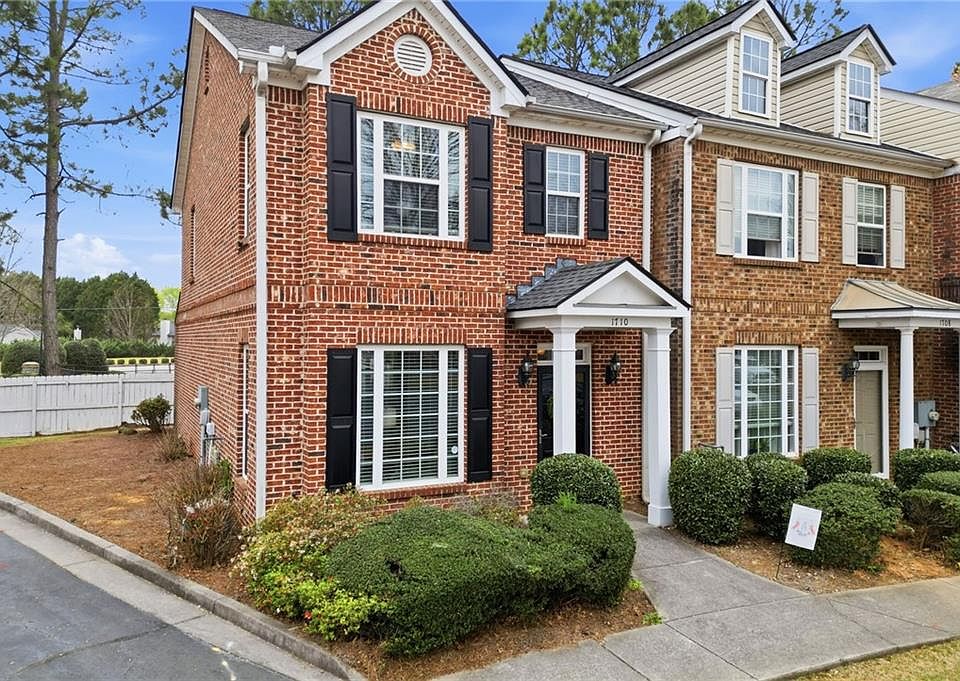 1st image of 1710 Heights Cir NW