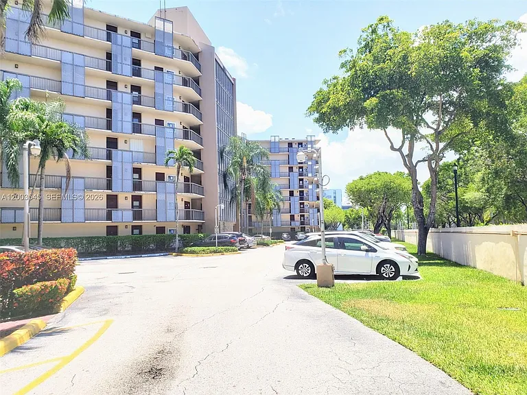 3101 N Country Club Dr #101 — Photo 14