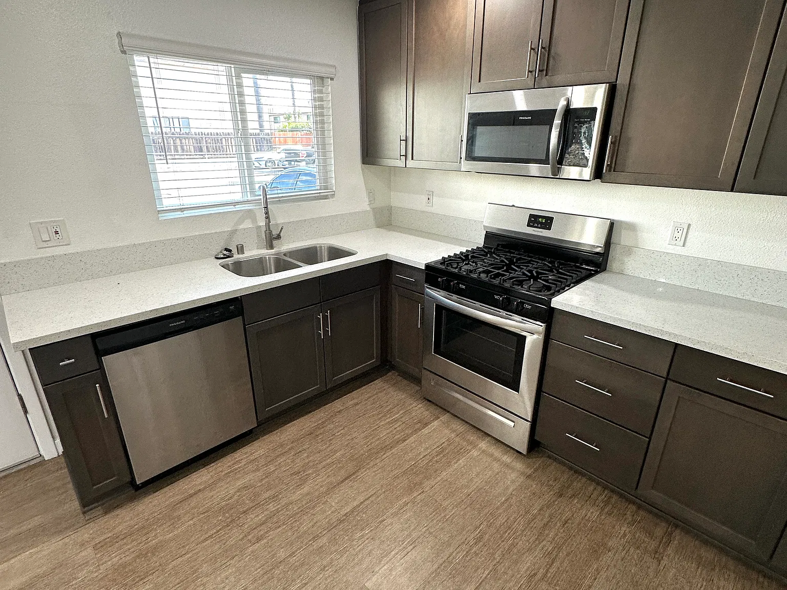 1025 Georgia St — Photo 4