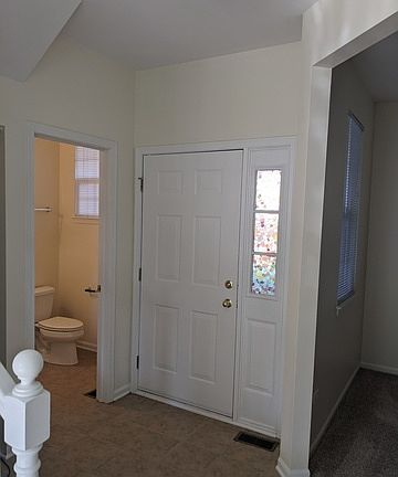3rd image of 716 Legend Ln #716