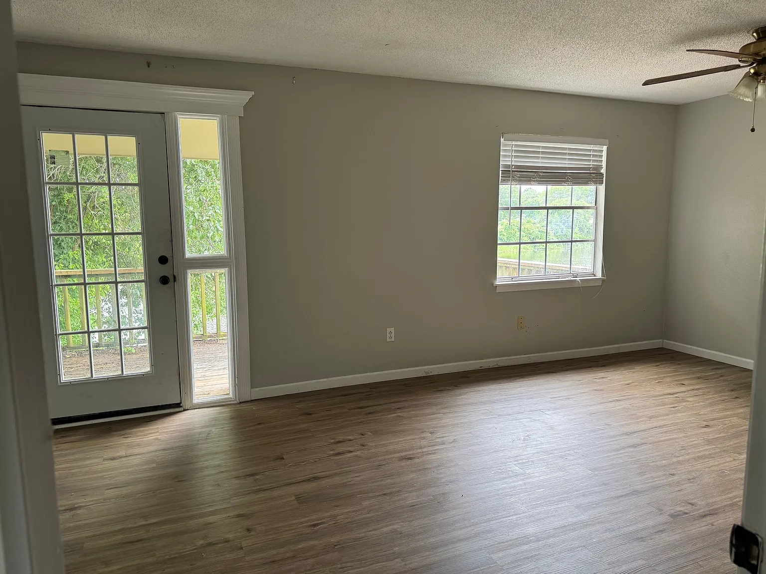 2 bed, 1.5 bath, 1424 sqft, $1,375 — Photo 4