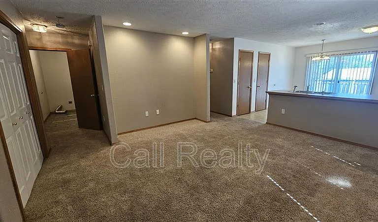 3127 E 18th Ave — Photo 3