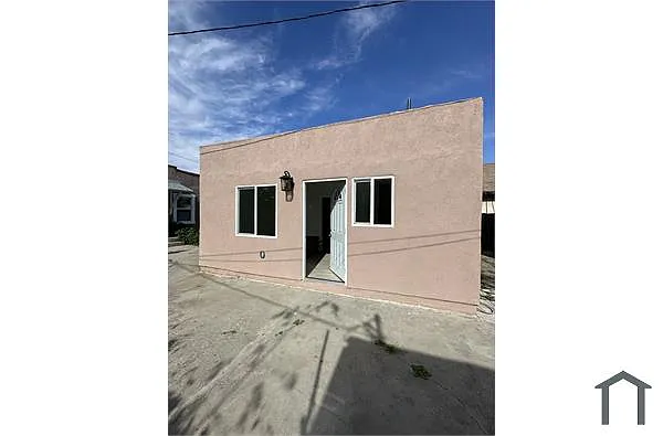 Building Photo - 1143 E 50th St