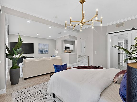 3rd image of 330 Las Colinas Blvd #172