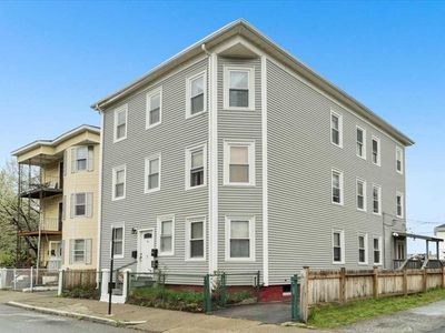 7 Lyon St, Worcester, MA, 01604