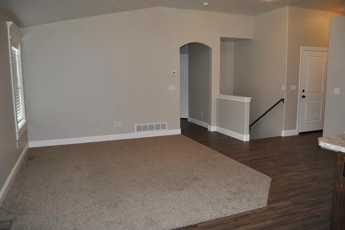 5 bed, 2570 sqft, $2,195 — Photo 4