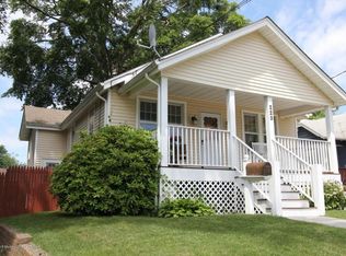 91 Stockton Ave, Ocean Grove, NJ 07756