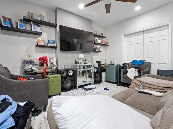 285 Lincoln Avenue image 4 of 36