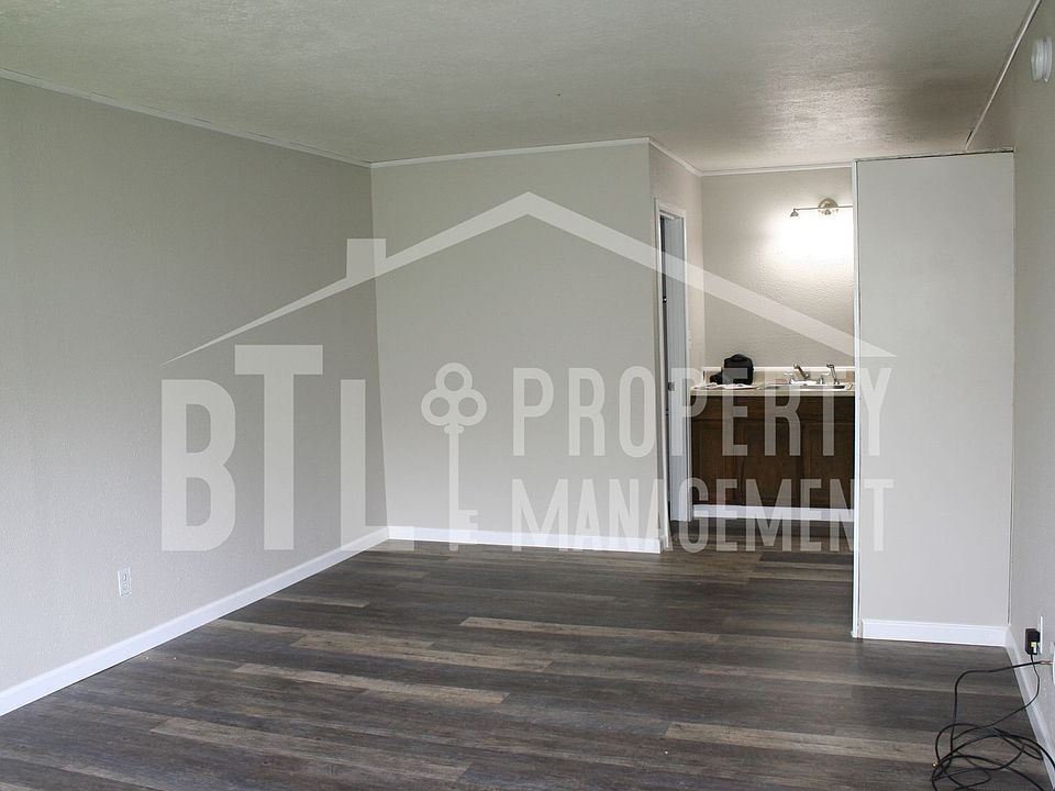 2nd image of 208 S Old County Road 324 /1
