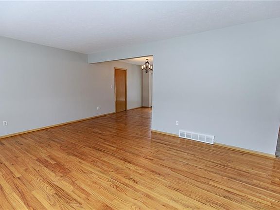 3rd image of 8708 Parkdale Dr