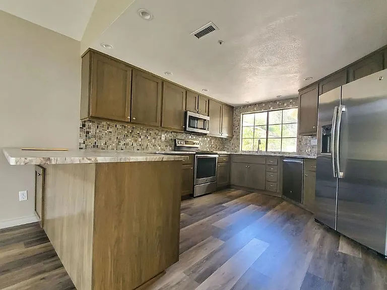 2310 Vista Valley Ln — Photo 8