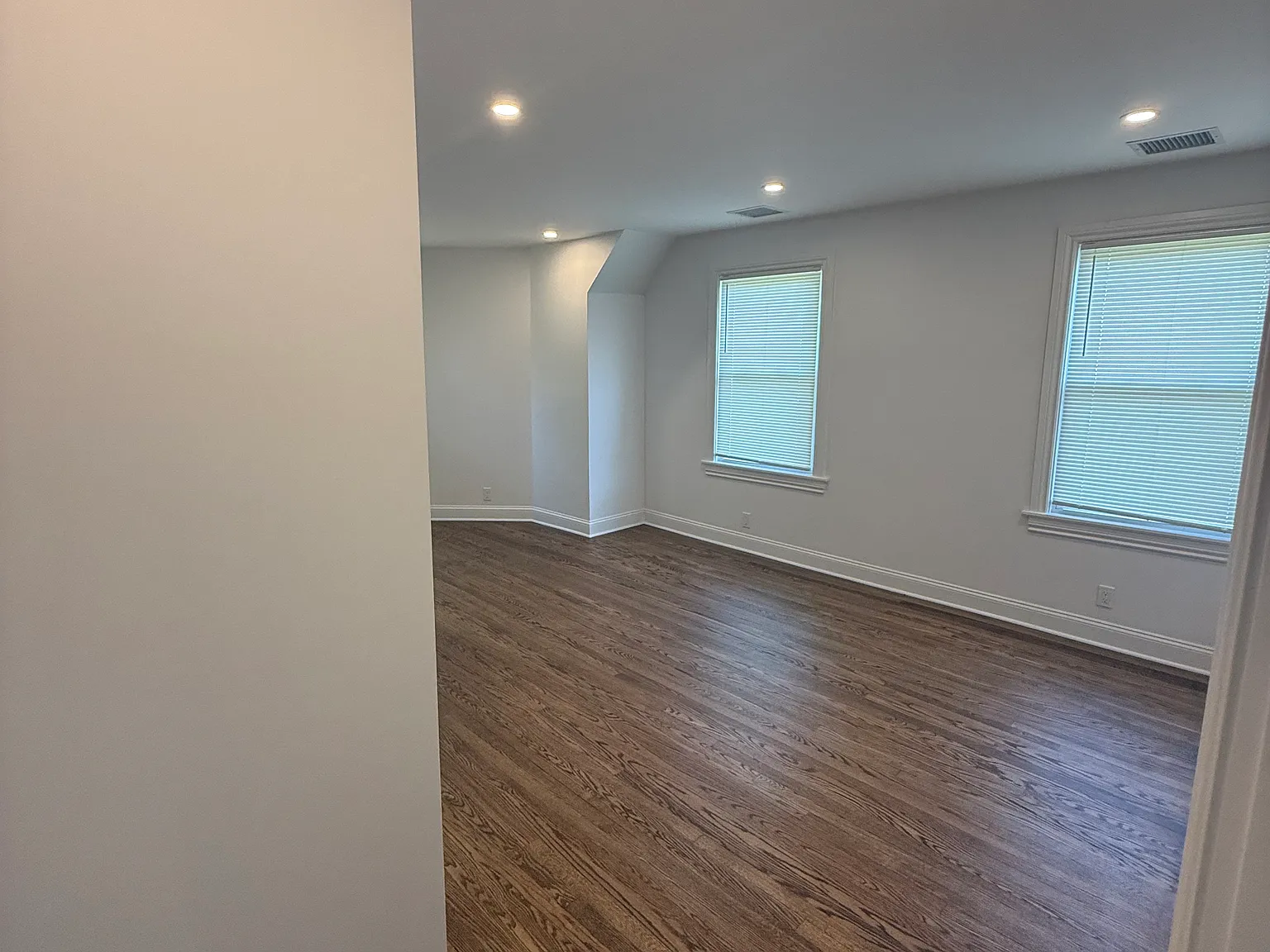 18 Fairview Ave — Photo 4