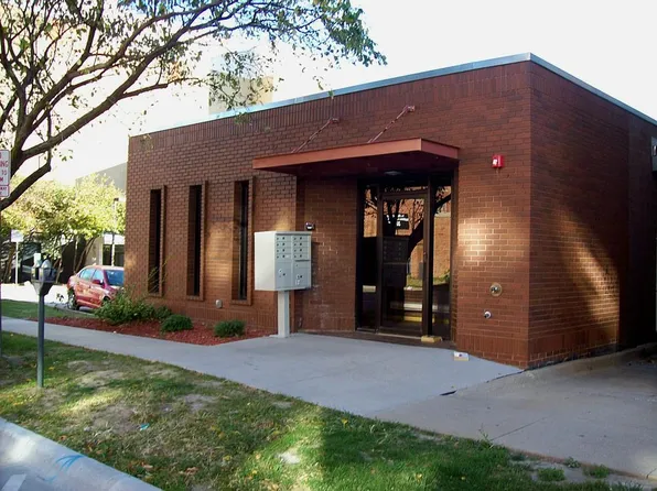 320 S Linn St APT 2, Iowa City, IA 52240