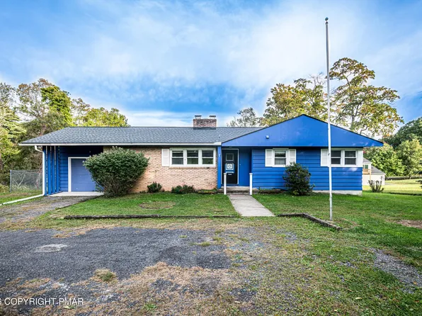 2254 Chipperfield Dr, East Stroudsburg, PA 18301